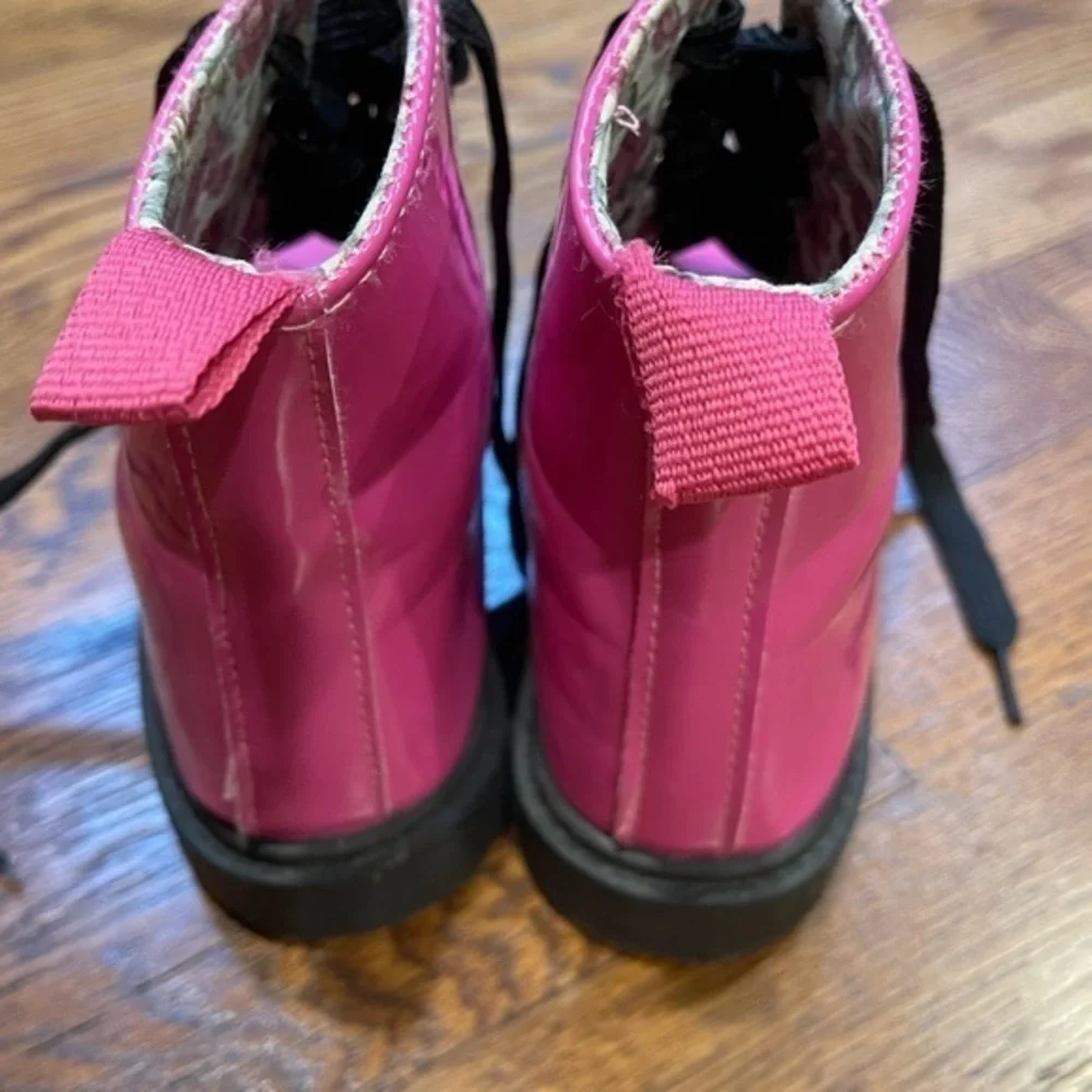 Girls‎ patent leather hot pink combat boots